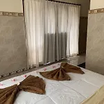 Tude\'S Family Homestay